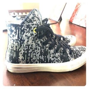 Converse sneakers chucks